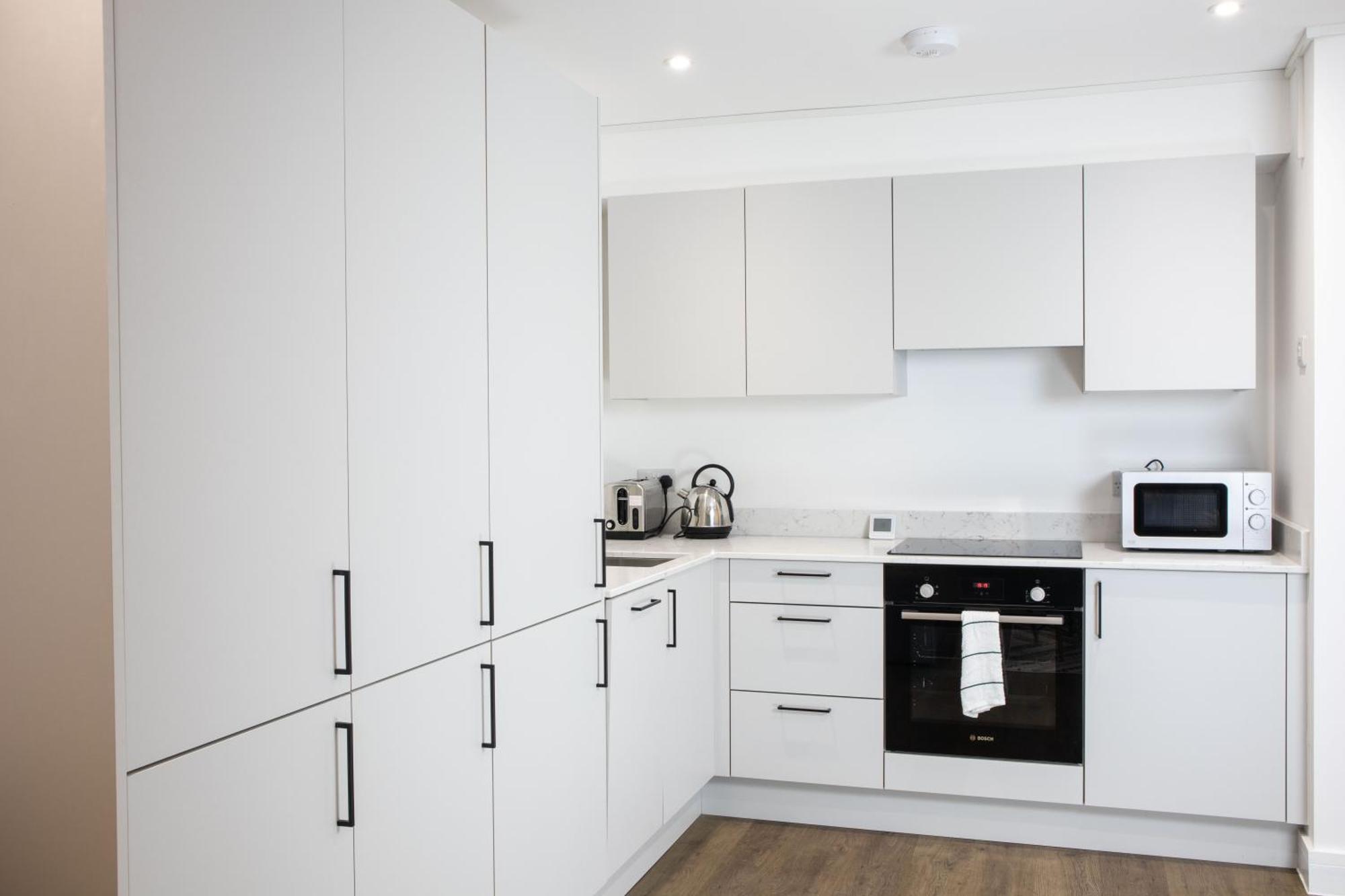 Central 2 Bed 2 Bath Apartment Near Brighton College, Beach, Hospital - Long Stay Offers Exteriör bild